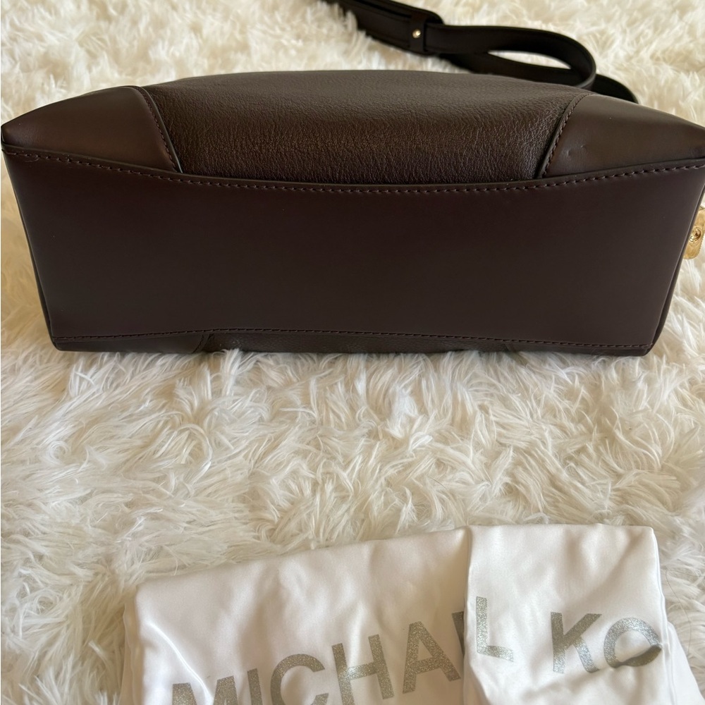 Michael Kors crosby medium messenger in barolo - Picture 5 of 7